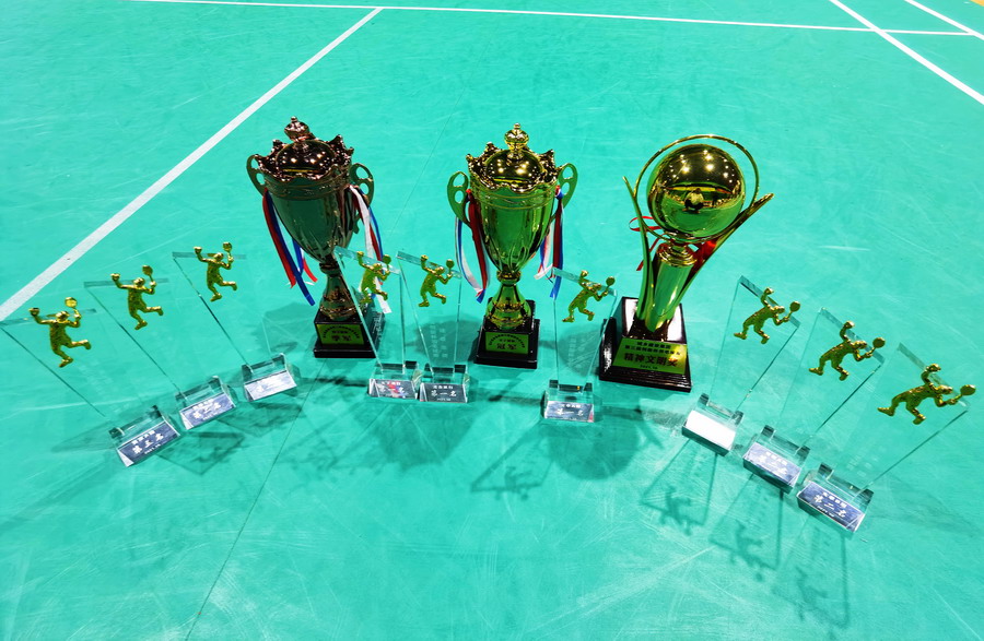 羽動未來 羽你精彩——公司榮獲集團第三屆“創(chuàng)新杯”羽毛球賽5金4銀2銅(圖3) 羽動未來 羽你精彩——公司榮獲集團第三屆“創(chuàng)新杯”羽毛球賽5金4銀2銅(圖3)