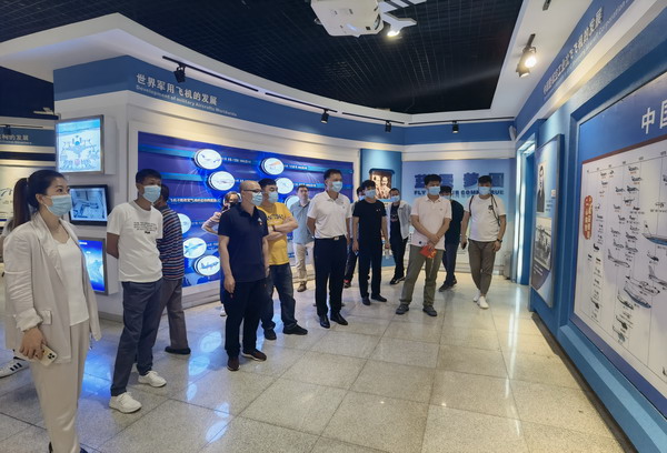 鷹擊長(zhǎng)空 譜寫改革新篇——省建科院第一、二黨支部慶建黨百年參觀沈飛航空博覽園(圖2)