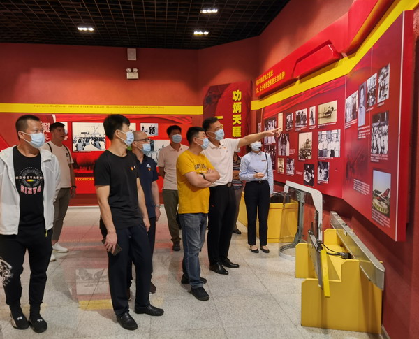 鷹擊長(zhǎng)空 譜寫改革新篇——省建科院第一、二黨支部慶建黨百年參觀沈飛航空博覽園(圖3)