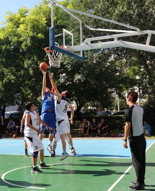 禮贊建黨百年 展現(xiàn)建科風(fēng)采——省建科院第十三屆“奮進杯”職工籃球賽開幕(圖3) 禮贊建黨百年 展現(xiàn)建科風(fēng)采——省建科院第十三屆“奮進杯”職工籃球賽開幕(圖3)