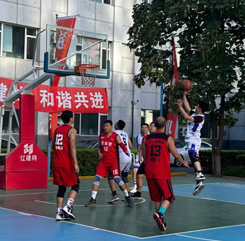 賽場結(jié)友誼 合作拓市場——省建科院與中建三局東北分公司開展籃球友誼對抗賽(圖5) 賽場結(jié)友誼 合作拓市場——省建科院與中建三局東北分公司開展籃球友誼對抗賽(圖5)