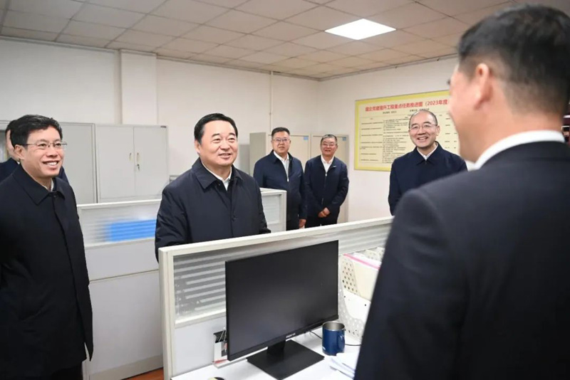 郝鵬在省國(guó)資委調(diào)研時(shí)強(qiáng)調(diào) 解放思想堅(jiān)定信心加快推動(dòng)國(guó)有企業(yè)高質(zhì)量發(fā)展 為實(shí)現(xiàn)遼寧全面振興新突破提供堅(jiān)實(shí)戰(zhàn)略支撐(圖1) 郝鵬在省國(guó)資委調(diào)研時(shí)強(qiáng)調(diào) 解放思想堅(jiān)定信心加快推動(dòng)國(guó)有企業(yè)高質(zhì)量發(fā)展 為實(shí)現(xiàn)遼寧全面振興新突破提供堅(jiān)實(shí)戰(zhàn)略支撐(圖1)